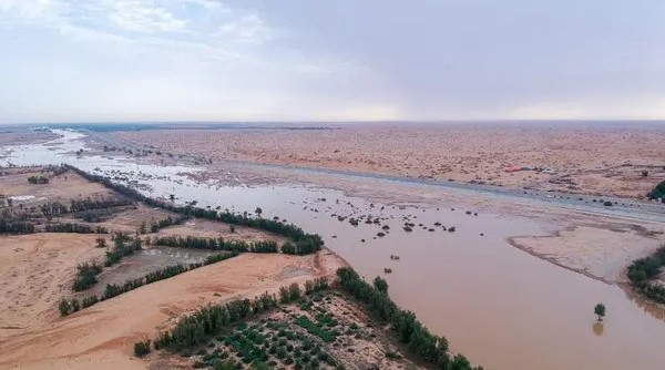 Sungai Dan Danau Dadakan Di Arab Saudi